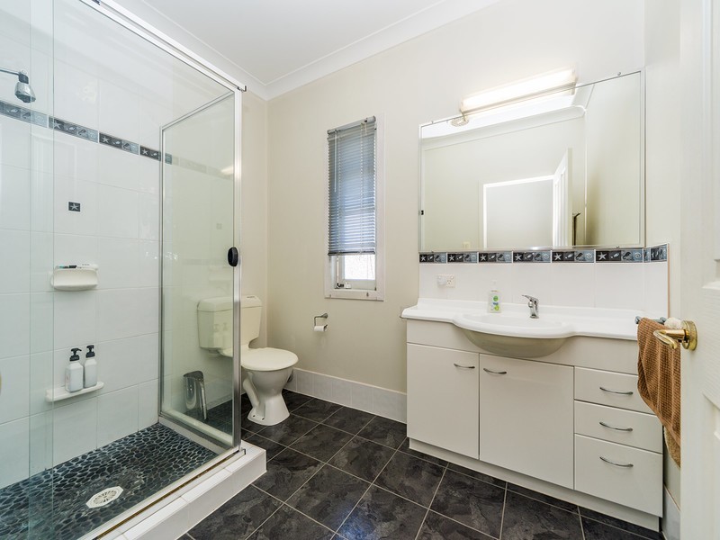 34 Huth Street, Labrador QLD 4215