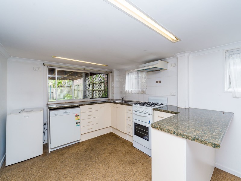 34 Huth Street, Labrador QLD 4215