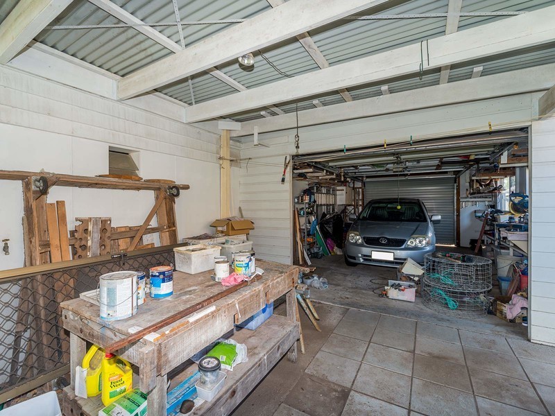 34 Huth Street, Labrador QLD 4215