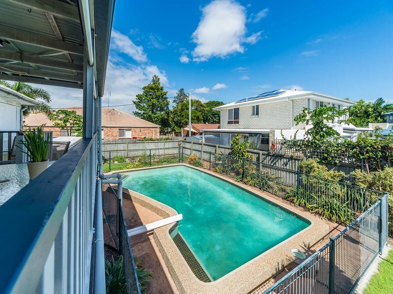 34 Huth Street, Labrador QLD 4215