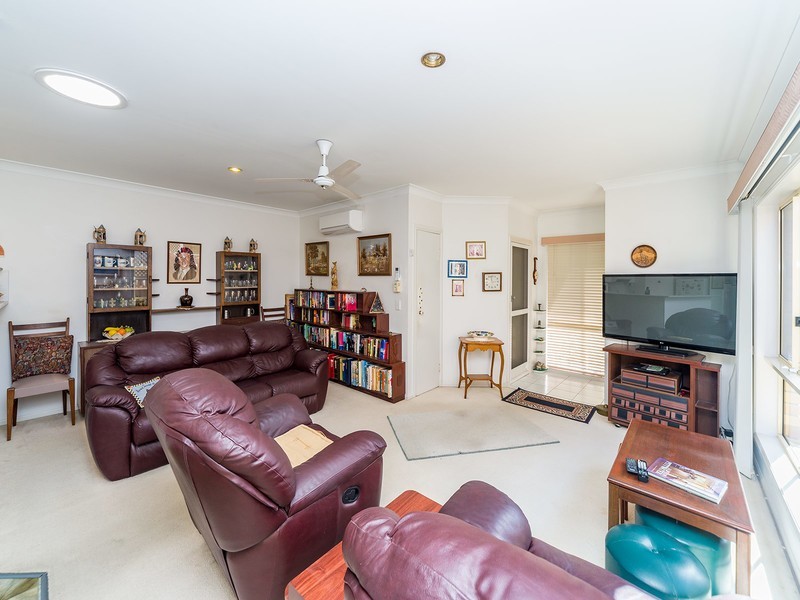 1/215 Bayview Street, Runaway Bay QLD 4216