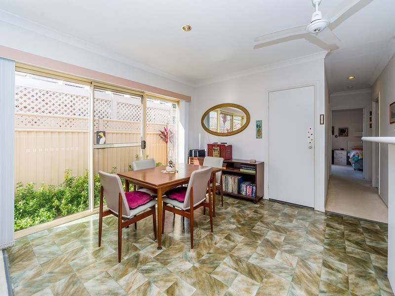 1/215 Bayview Street, Runaway Bay QLD 4216