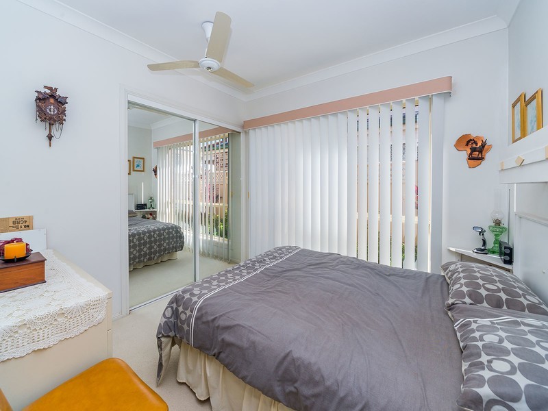 1/215 Bayview Street, Runaway Bay QLD 4216