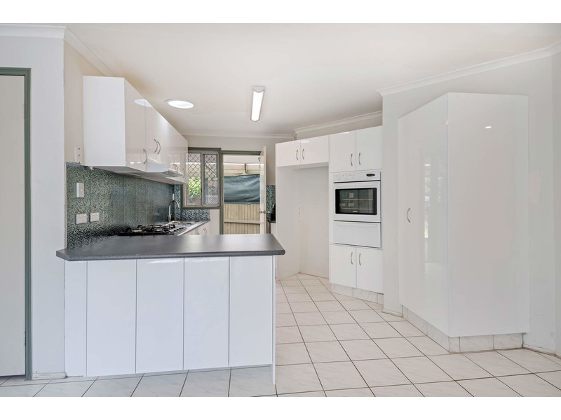 2/13 Avi Court, Labrador QLD 4215