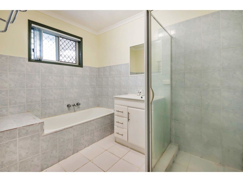 2/13 Avi Court, Labrador QLD 4215