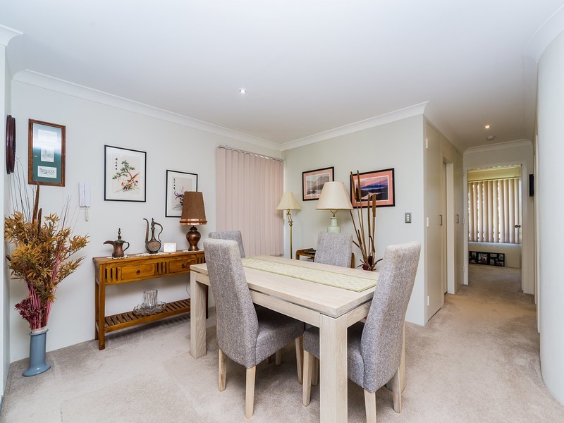 18/9 Bayview Street, Runaway Bay QLD 4216