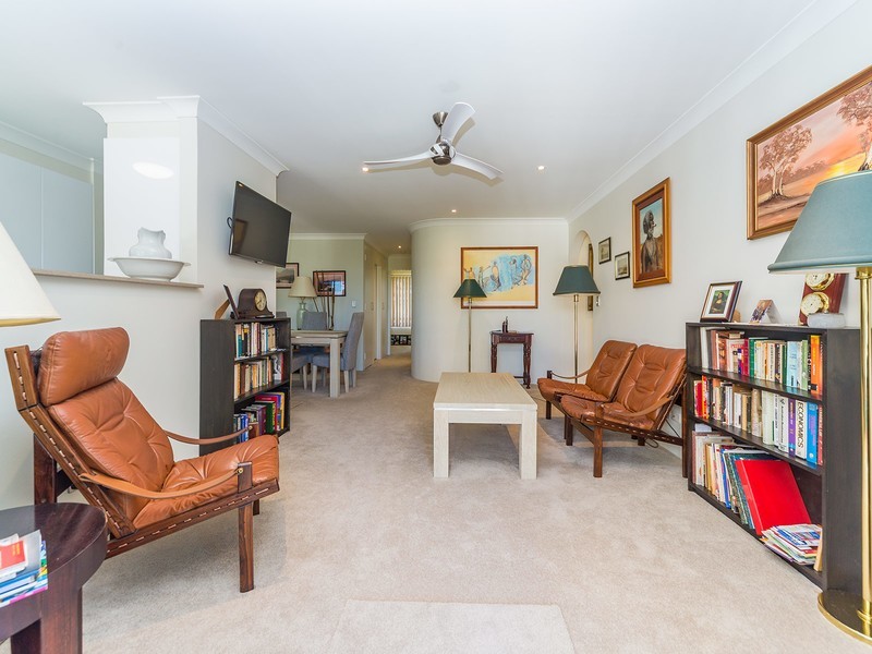 18/9 Bayview Street, Runaway Bay QLD 4216