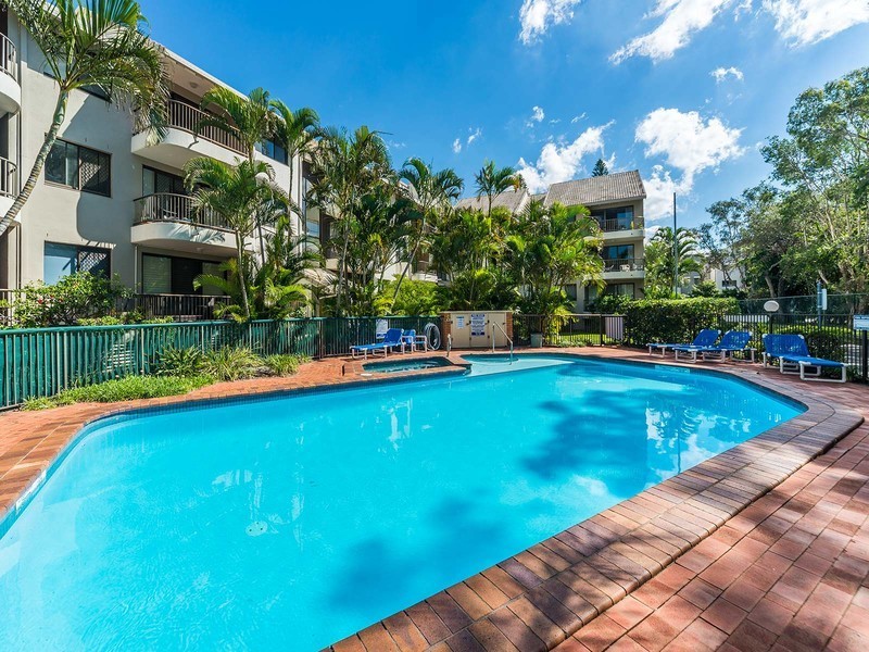 18/9 Bayview Street, Runaway Bay QLD 4216