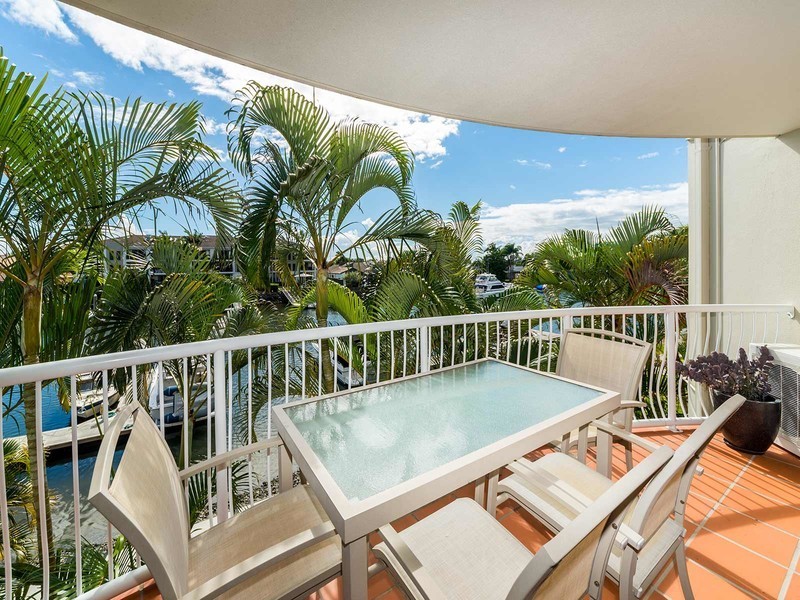 9/20 Canal Avenue, Runaway Bay QLD 4216