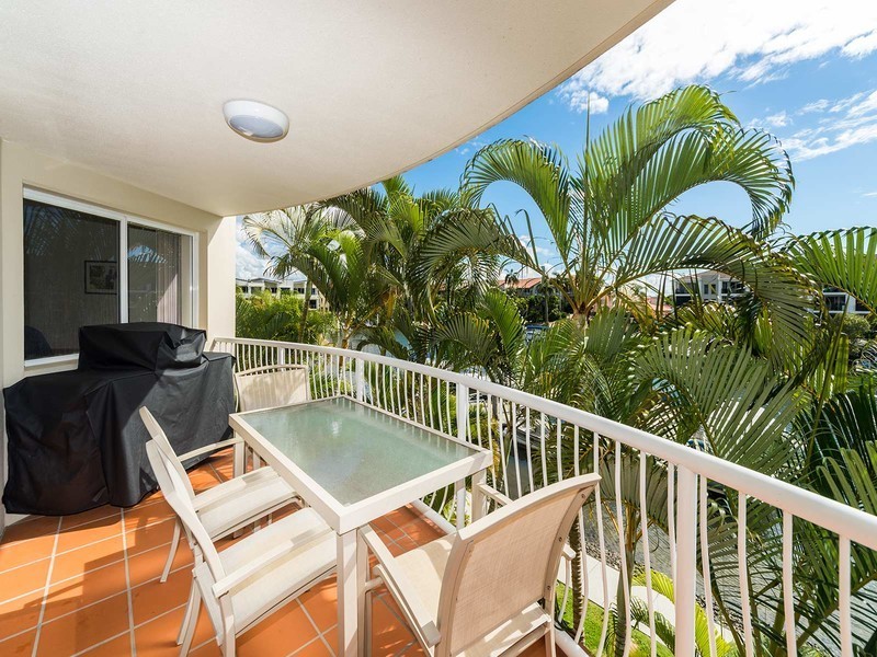 9/20 Canal Avenue, Runaway Bay QLD 4216