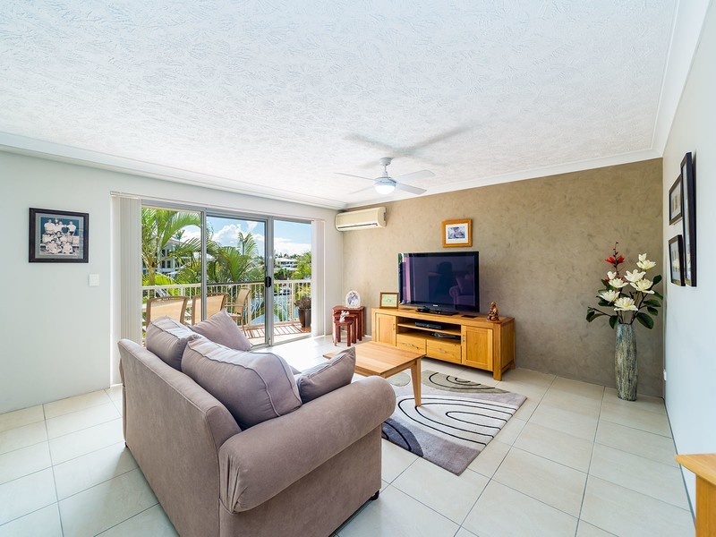 9/20 Canal Avenue, Runaway Bay QLD 4216