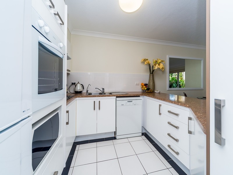 10/22 Jennifer Avenue, Runaway Bay QLD 4216