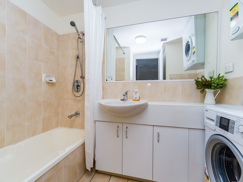 10/22 Jennifer Avenue, Runaway Bay QLD 4216