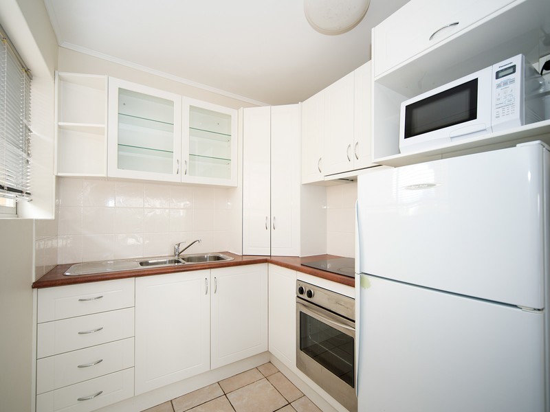 15/224 Marine Parade, Labrador QLD 4215