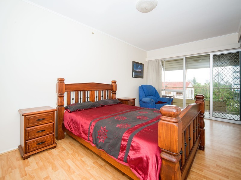 15/224 Marine Parade, Labrador QLD 4215