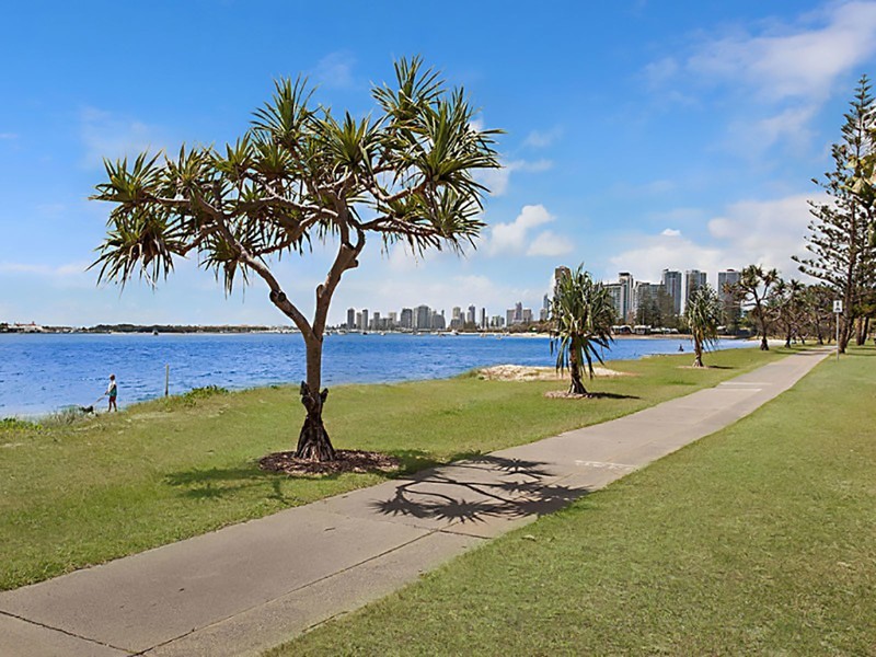 15/224 Marine Parade, Labrador QLD 4215