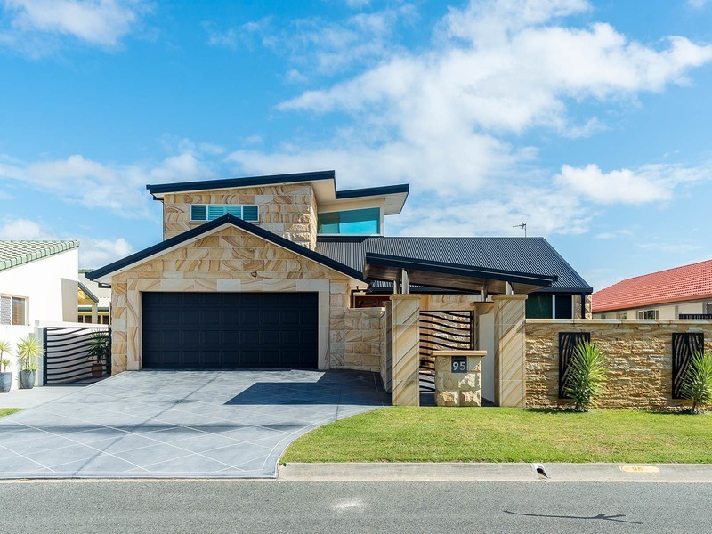 95 Pebble Beach Drive, Runaway Bay QLD 4216