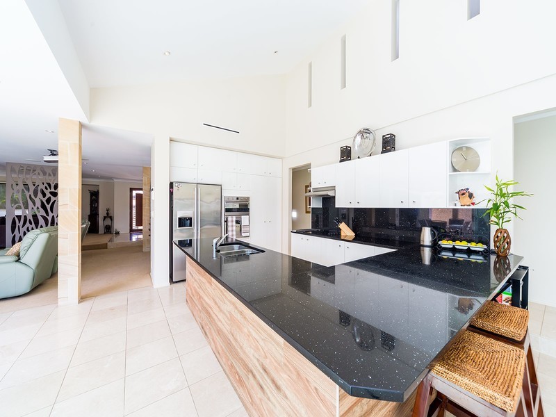 95 Pebble Beach Drive, Runaway Bay QLD 4216