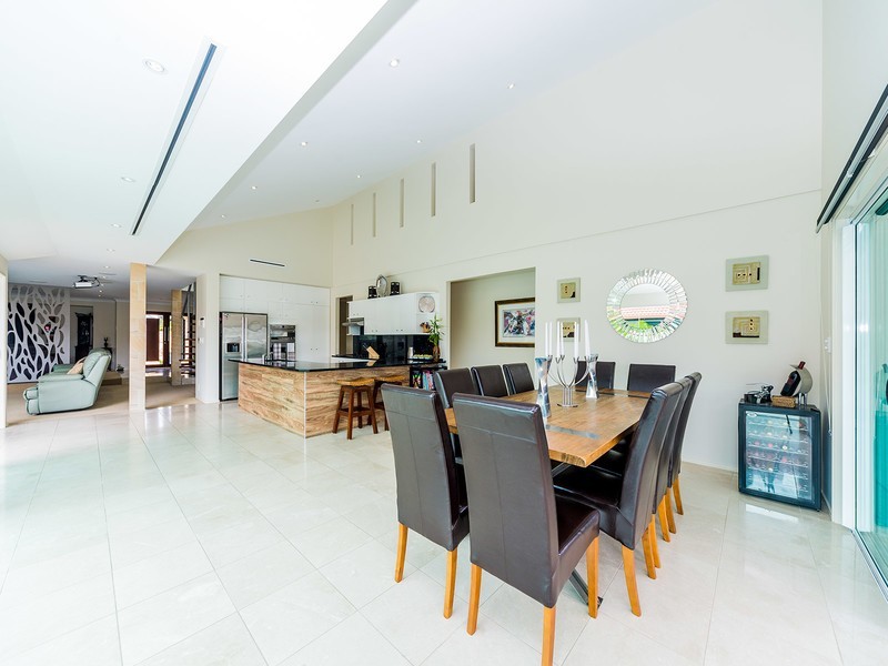 95 Pebble Beach Drive, Runaway Bay QLD 4216