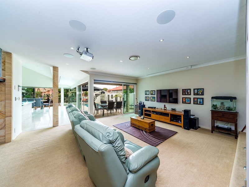 95 Pebble Beach Drive, Runaway Bay QLD 4216