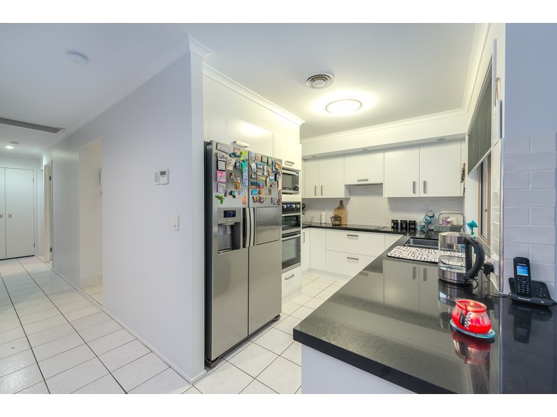 20 Westlake Court, Helensvale QLD 4212