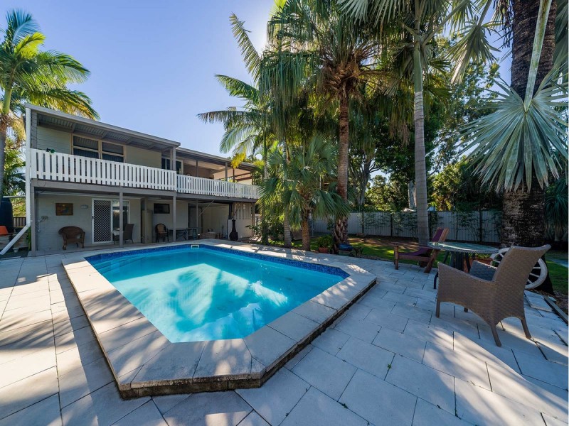 32 Crescent Avenue, Hope Island QLD 4212