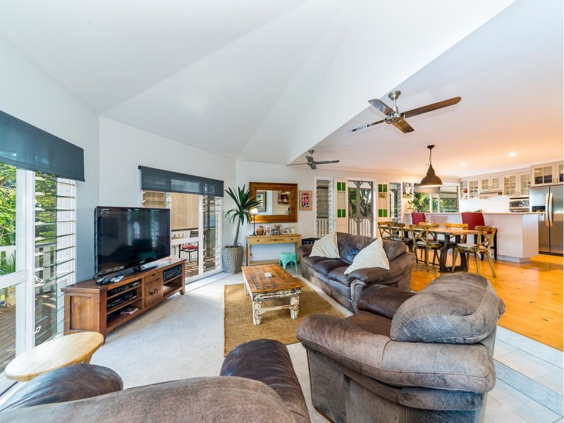 32 Crescent Avenue, Hope Island QLD 4212