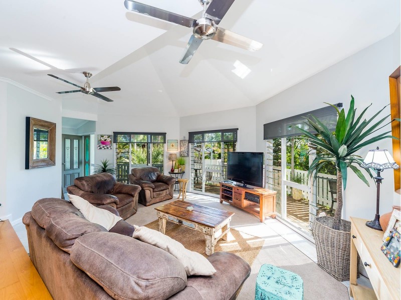 32 Crescent Avenue, Hope Island QLD 4212