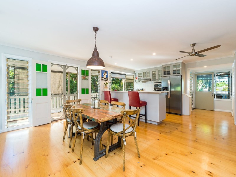 32 Crescent Avenue, Hope Island QLD 4212