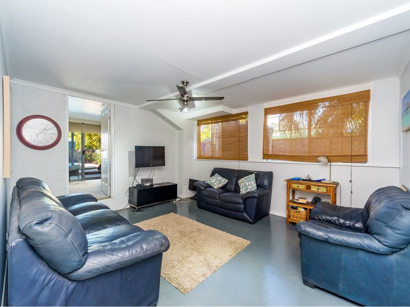 32 Crescent Avenue, Hope Island QLD 4212