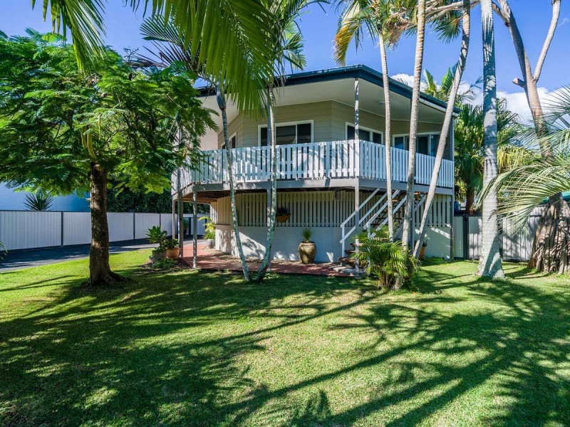 32 Crescent Avenue, Hope Island QLD 4212