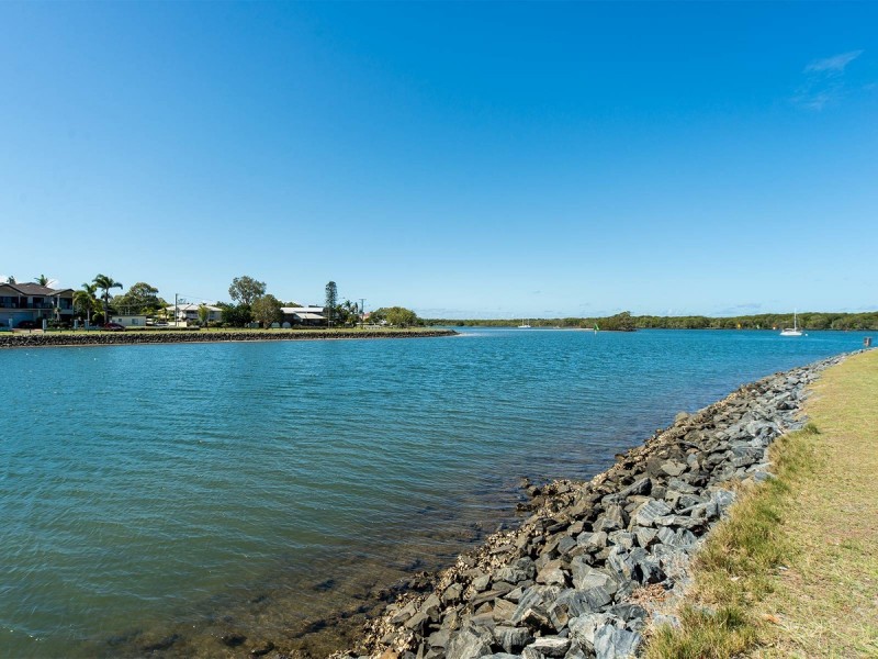 32 Crescent Avenue, Hope Island QLD 4212