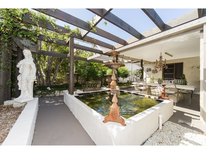 27 Jacaranda Avenue, Hollywell QLD 4216