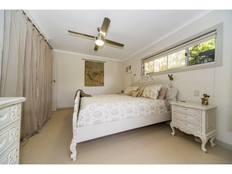 27 Jacaranda Avenue, Hollywell QLD 4216