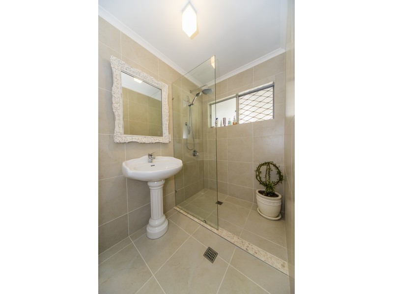 27 Jacaranda Avenue, Hollywell QLD 4216