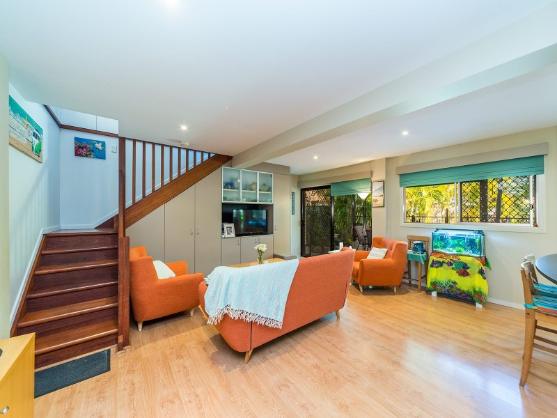 42 Coombabah Road, Biggera Waters QLD 4216