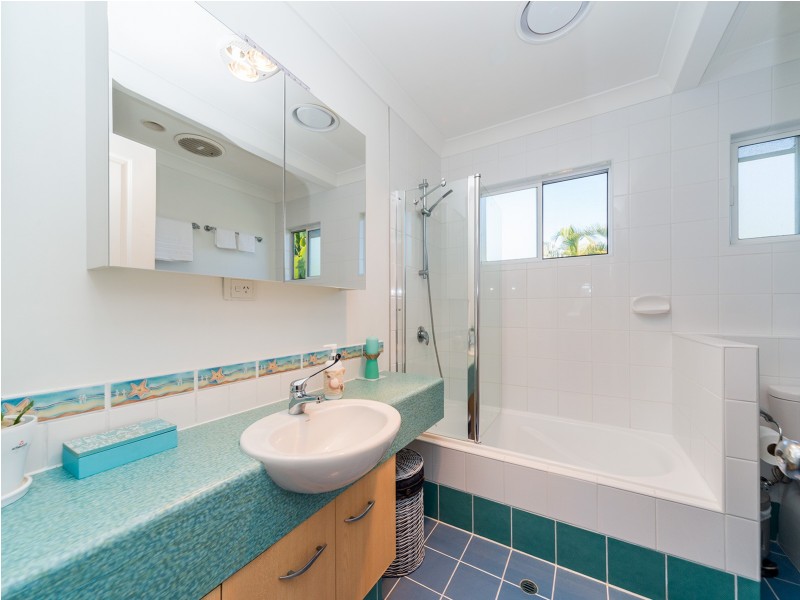 42 Coombabah Road, Biggera Waters QLD 4216