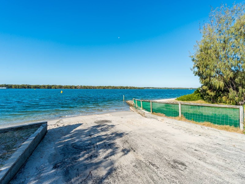 13 Rabaul Avenue, Runaway Bay QLD 4216