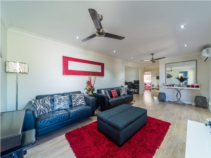 1 & 2/11 Huon Crescent, Runaway Bay QLD 4216