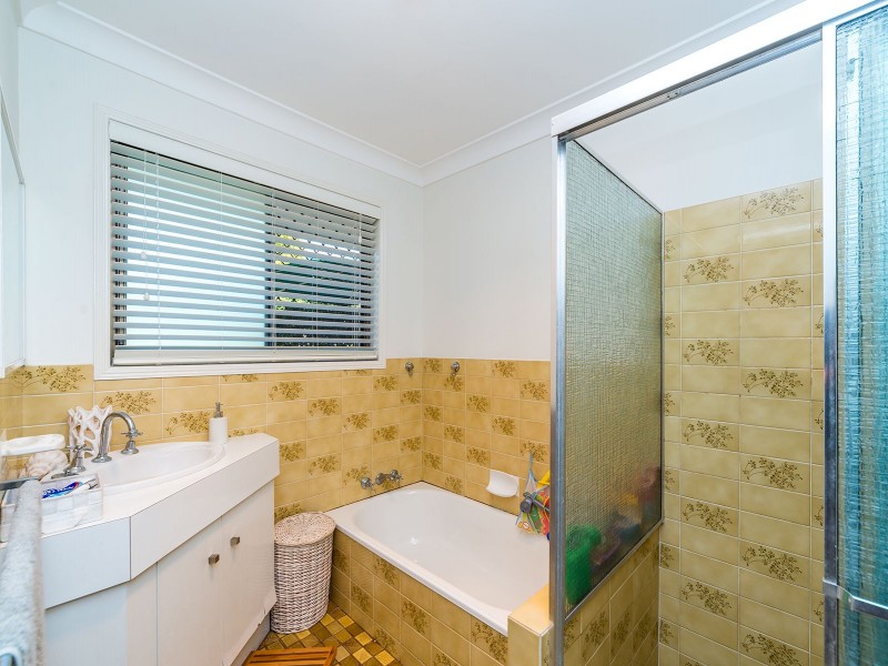 1 & 2/11 Huon Crescent, Runaway Bay QLD 4216