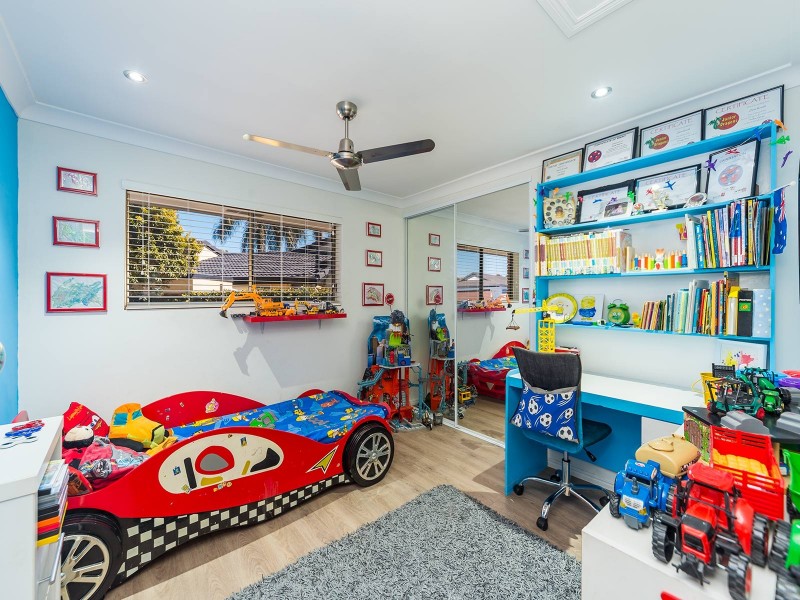 1 & 2/11 Huon Crescent, Runaway Bay QLD 4216