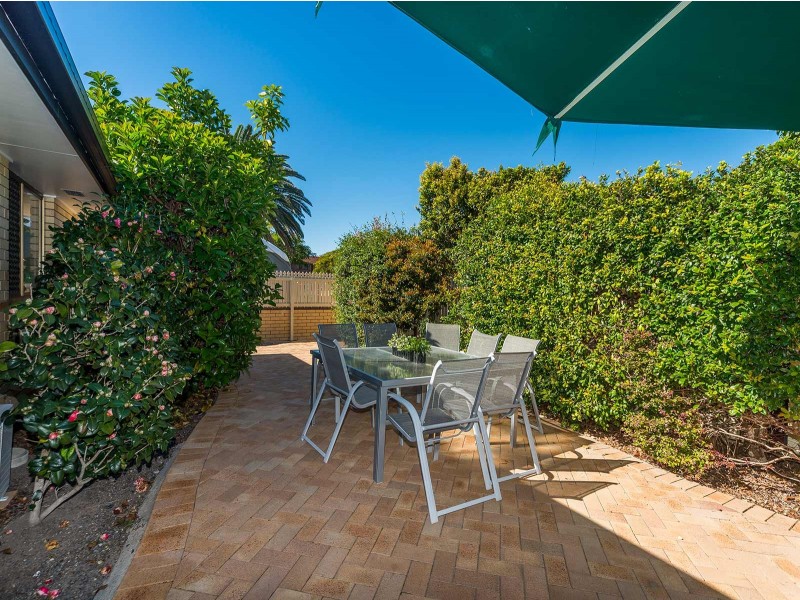 1 & 2/11 Huon Crescent, Runaway Bay QLD 4216
