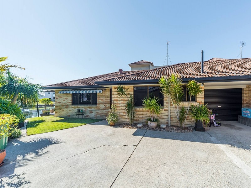 1 & 2/11 Huon Crescent, Runaway Bay QLD 4216