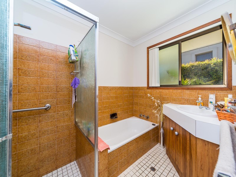 1 & 2/11 Huon Crescent, Runaway Bay QLD 4216