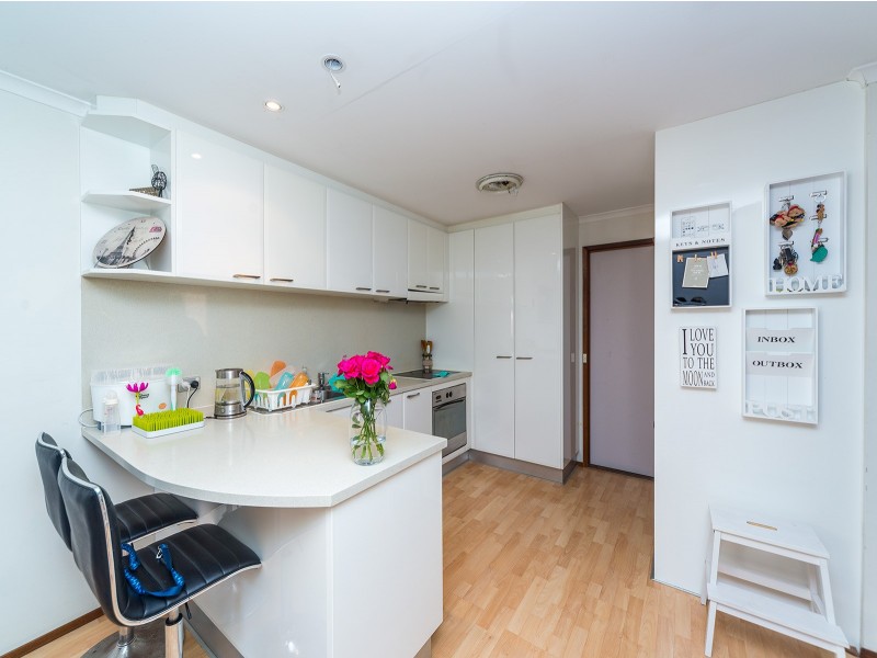 2/9 Orkney Place, Labrador QLD 4215