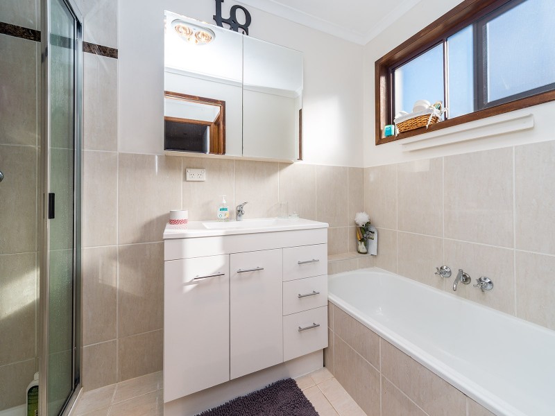 2/9 Orkney Place, Labrador QLD 4215