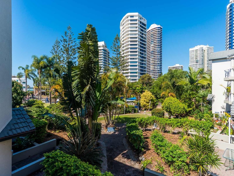 23/37 Bayview Street, Runaway Bay QLD 4216