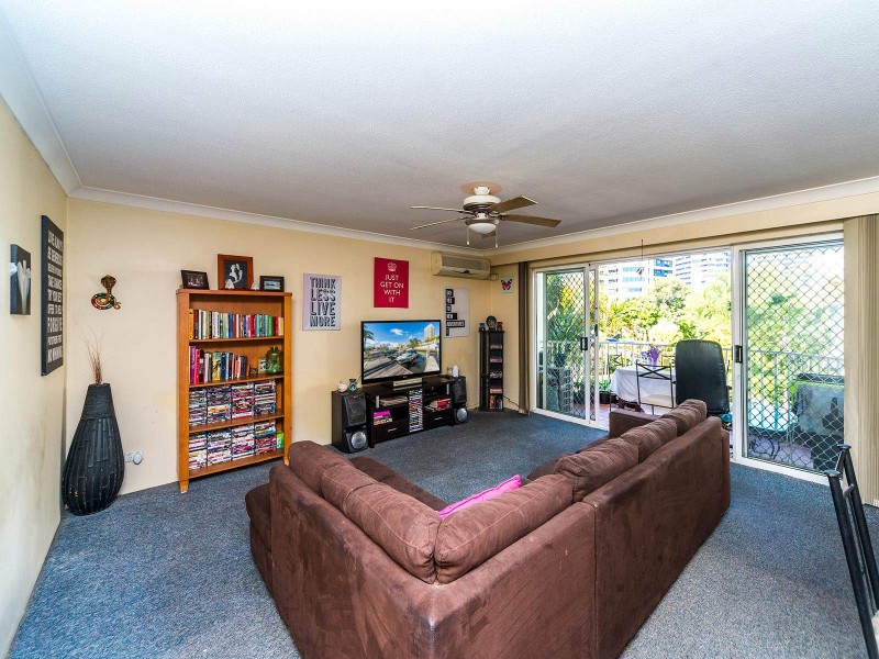 23/37 Bayview Street, Runaway Bay QLD 4216