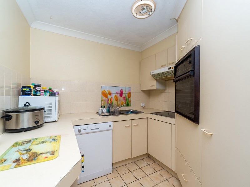 23/37 Bayview Street, Runaway Bay QLD 4216