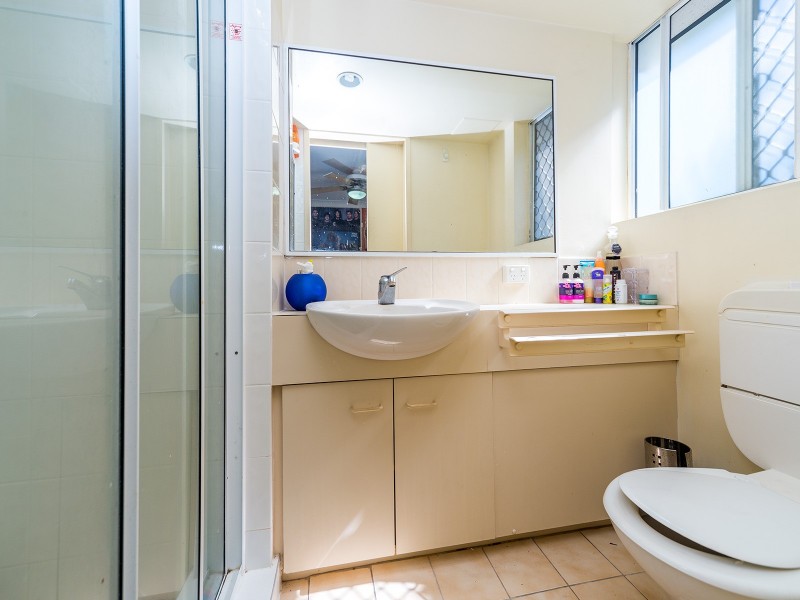 23/37 Bayview Street, Runaway Bay QLD 4216